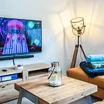 4 Bedroom Stunning In Клюц