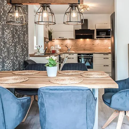 4 Bedroom Amazing In クリュツ