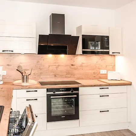 4 Bedroom Amazing In 別荘 クリュツ