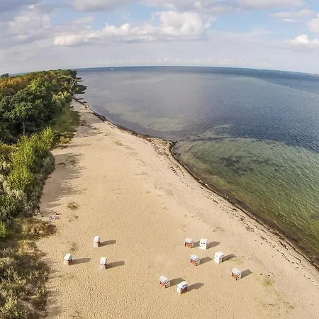 בית נופש 4 Bedroom Amazing In קלוץ