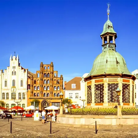 בית נופש 4 Bedroom Amazing In *